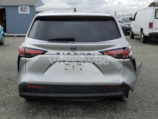 Photo 2 of 2021 TOYOTA SIENNA LE (VIN 5TDKRKECXMS047200)