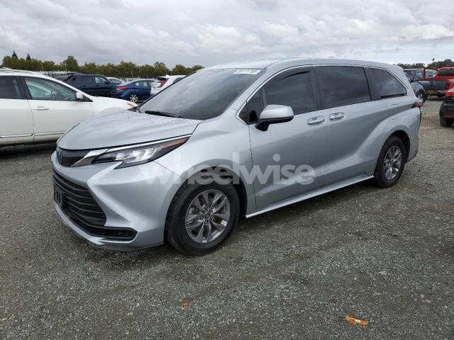 Photo 5 of 2021 TOYOTA SIENNA LE (VIN 5TDKRKECXMS047200)