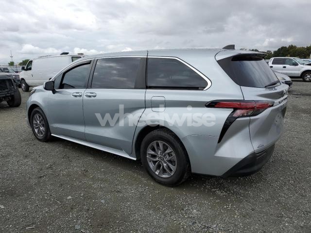 Photo 9 of 2021 TOYOTA SIENNA LE (VIN 5TDKRKECXMS047200)
