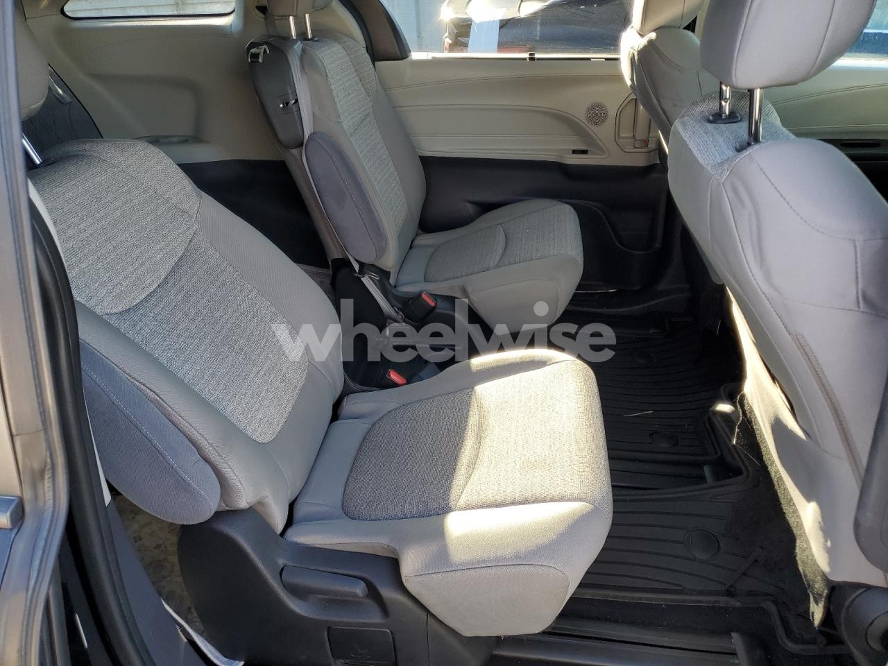 Photo 11 of 2023 TOYOTA SIENNA LE (VIN 5TDKRKECXPS155174)