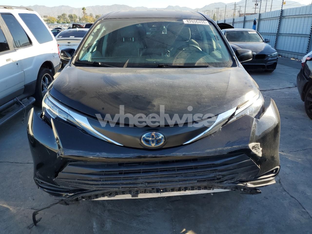 Photo 5 of 2023 TOYOTA SIENNA LE (VIN 5TDKRKECXPS155174)