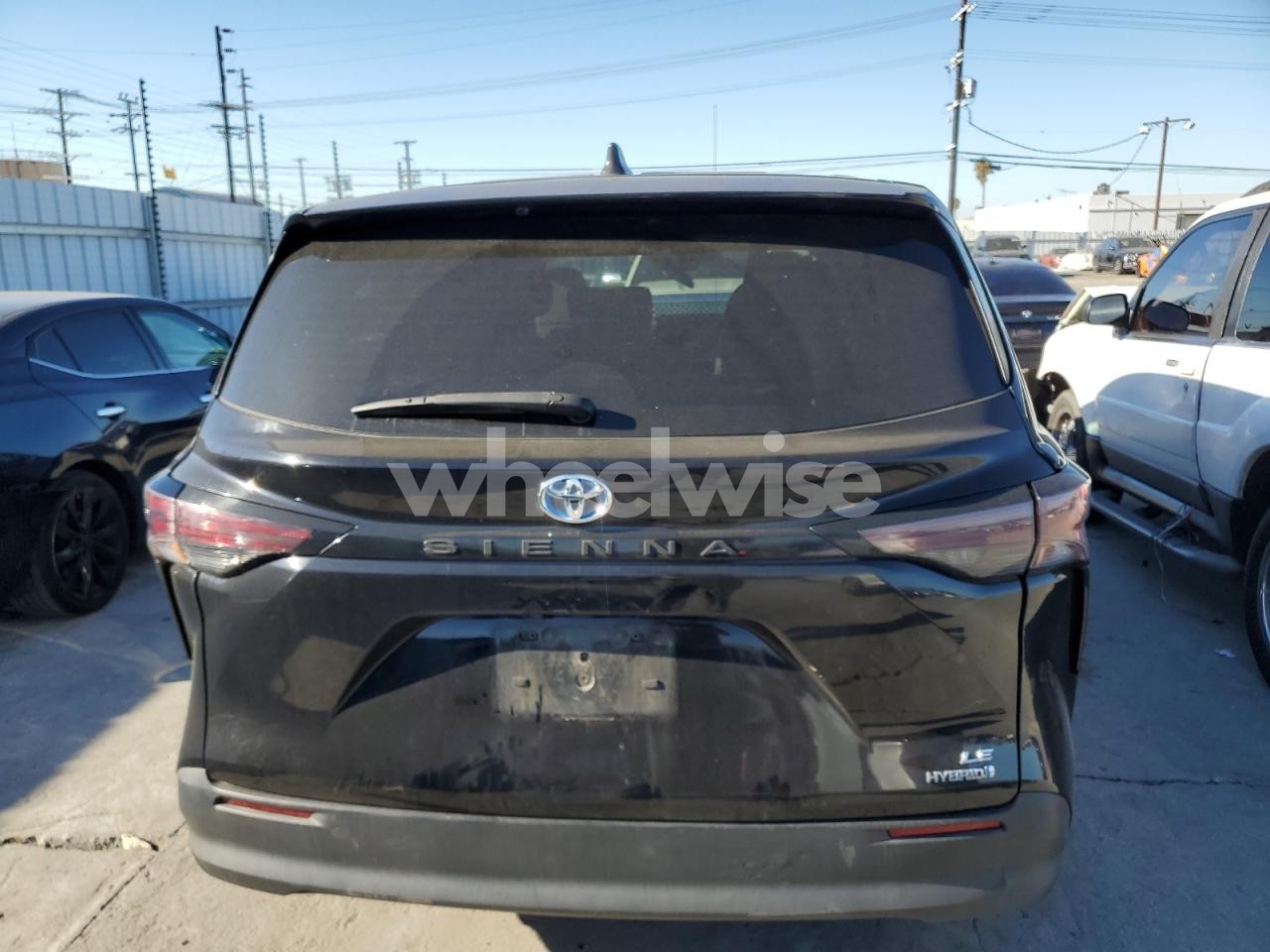 Photo 6 of 2023 TOYOTA SIENNA LE (VIN 5TDKRKECXPS155174)