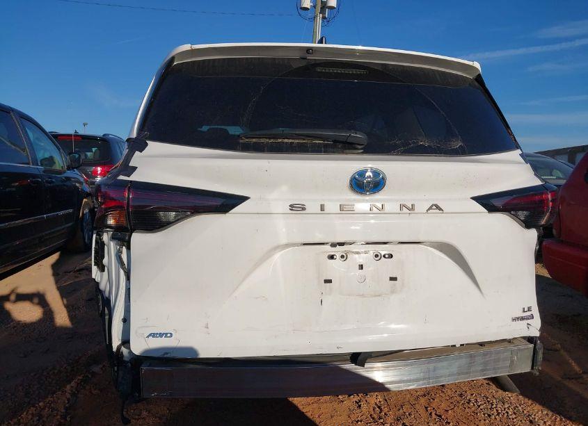 Photo 17 of 2023 Toyota Sienna LE (VIN 5TDKSKFC0PS099460)