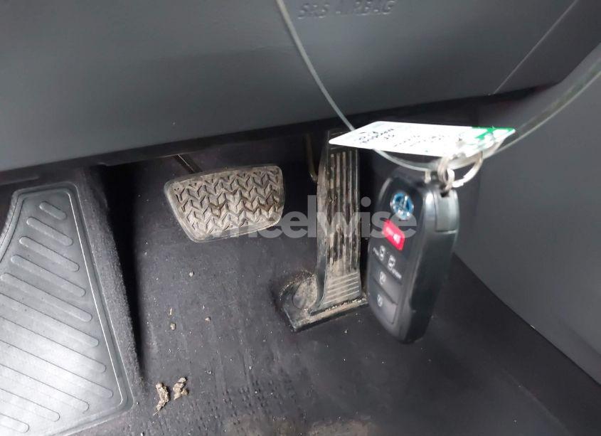 Photo 11 of 2021 Toyota Sienna LE (VIN 5TDKSKFC1MS030501)