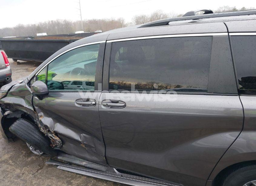 Photo 14 of 2021 Toyota Sienna LE (VIN 5TDKSKFC1MS030501)