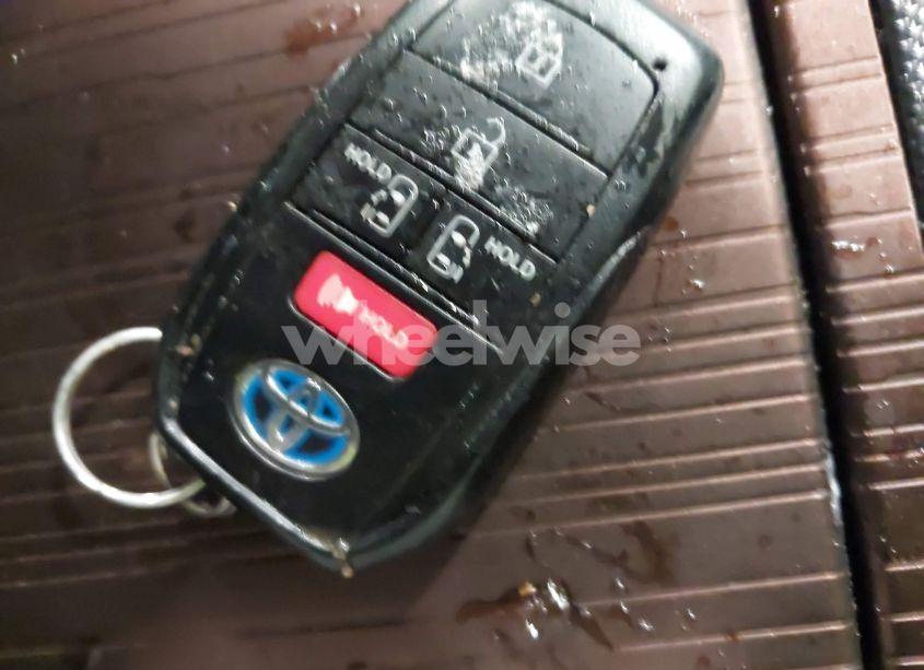 Photo 11 of 2022 Toyota Sienna LE (VIN 5TDKSKFC1NS067484)