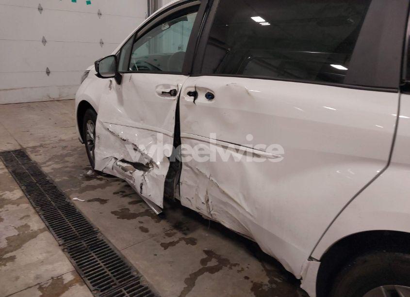 Photo 6 of 2022 Toyota Sienna LE (VIN 5TDKSKFC1NS067484)