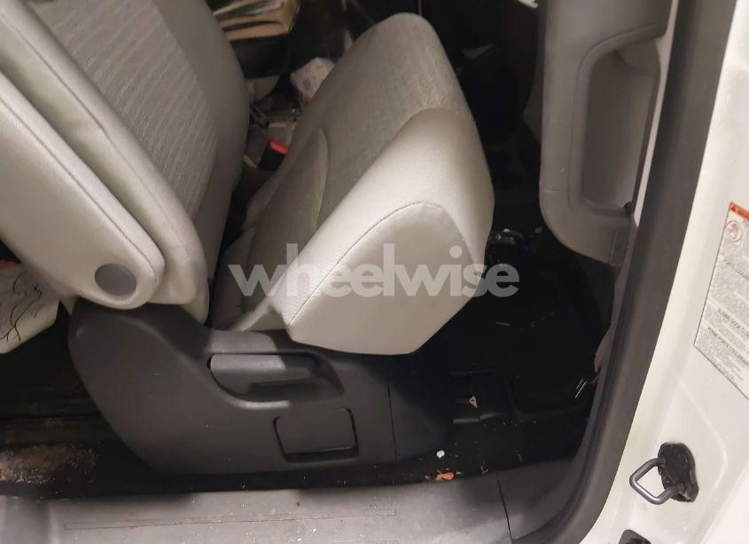 Photo 8 of 2022 Toyota Sienna LE (VIN 5TDKSKFC1NS067484)