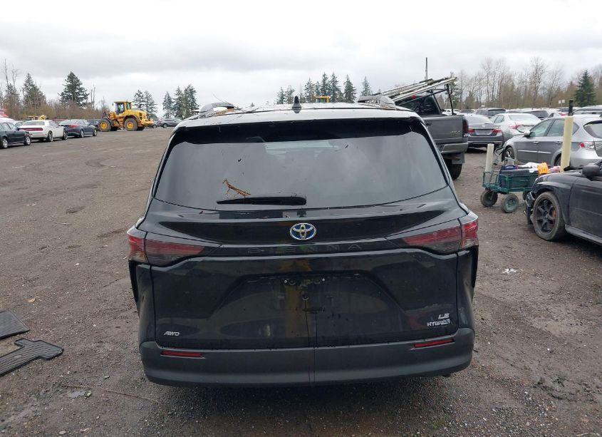 Photo 15 of 2023 Toyota Sienna LE (VIN 5TDKSKFC1PS095238)