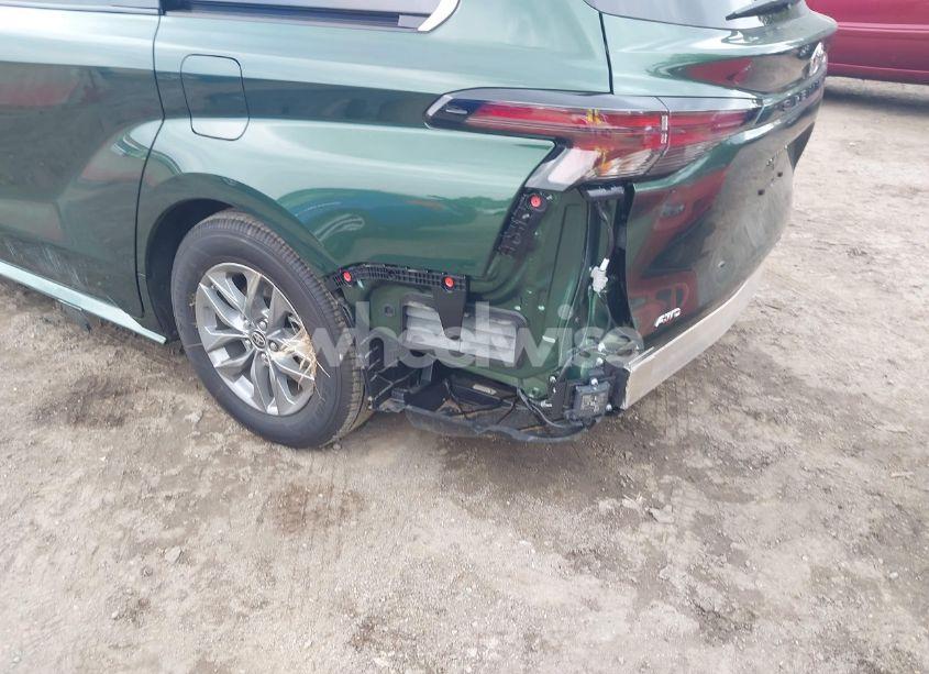 Photo 19 of 2024 Toyota Sienna LE (VIN 5TDKSKFC1RS129035)