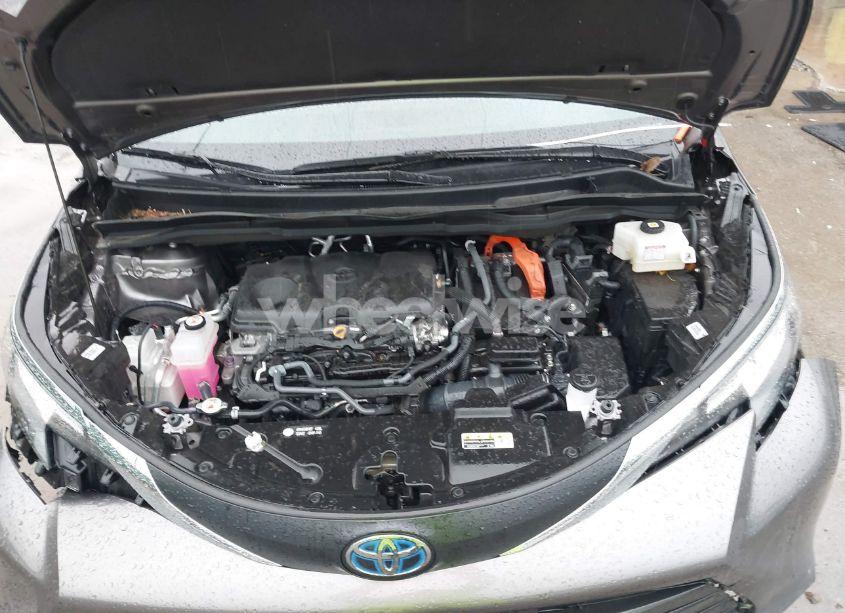 Photo 10 of 2023 Toyota Sienna LE (VIN 5TDKSKFC2PS103895)