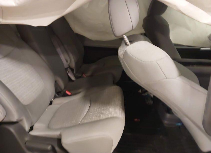 Photo 8 of 2024 Toyota Sienna LE (VIN 5TDKSKFC2RS121204)