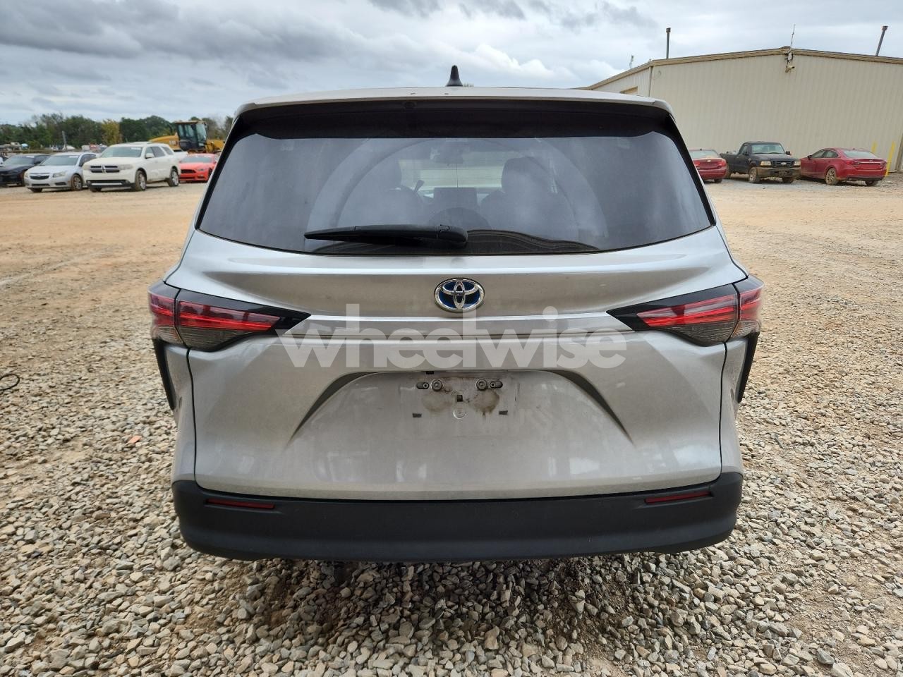 Photo 6 of 2021 TOYOTA SIENNA LE (VIN 5TDKSKFC3MS032637)