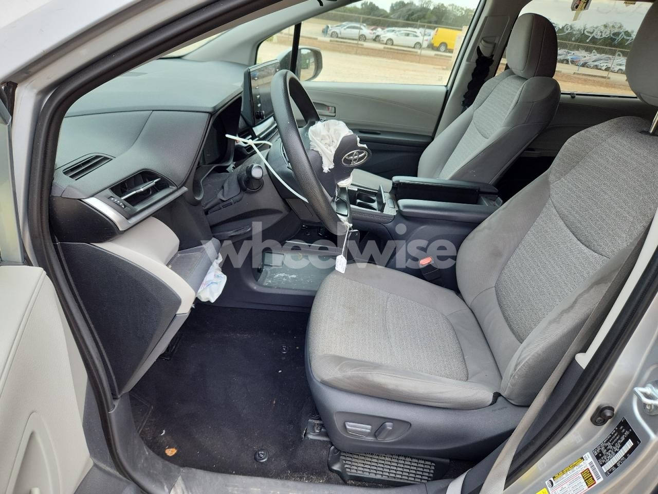 Photo 7 of 2021 TOYOTA SIENNA LE (VIN 5TDKSKFC3MS032637)