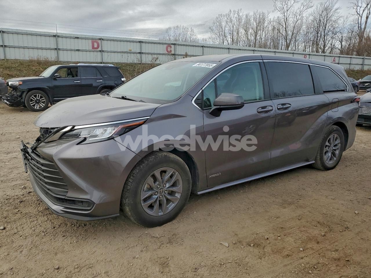 2021 TOYOTA SIENNA LE (VIN 5TDKSKFC4MS028533) main photo