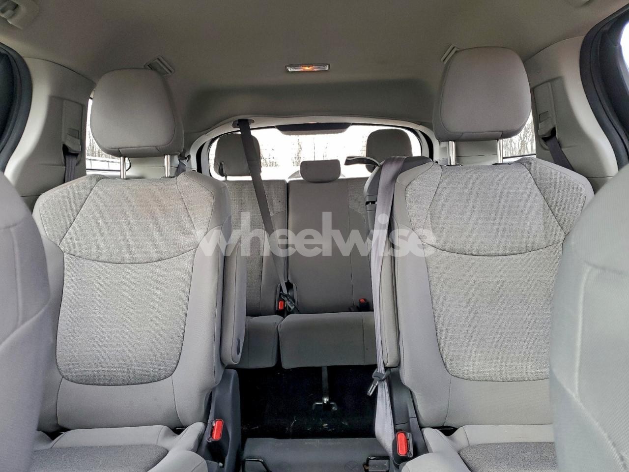 Photo 10 of 2021 TOYOTA SIENNA LE (VIN 5TDKSKFC4MS028533)