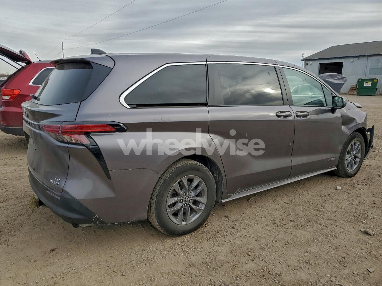 Photo 3 of 2021 TOYOTA SIENNA LE (VIN 5TDKSKFC4MS028533)