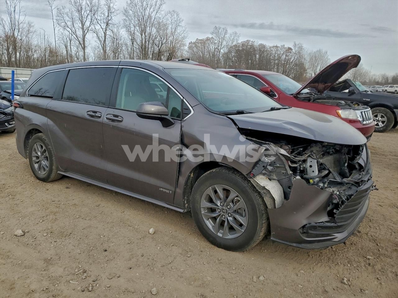 Photo 4 of 2021 TOYOTA SIENNA LE (VIN 5TDKSKFC4MS028533)