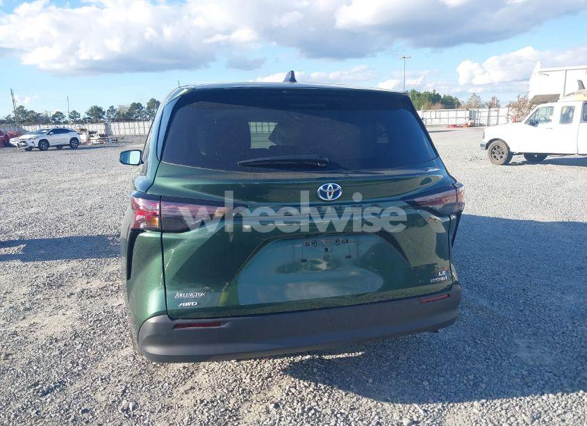 Photo 16 of 2024 Toyota Sienna LE (VIN 5TDKSKFC4RS135833)