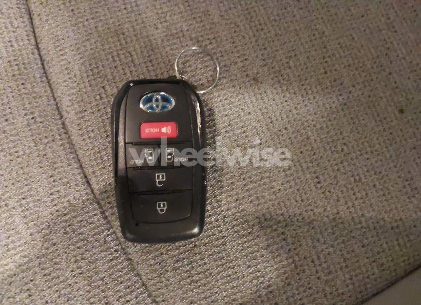 Photo 11 of 2021 Toyota Sienna LE (VIN 5TDKSKFC5MS006315)