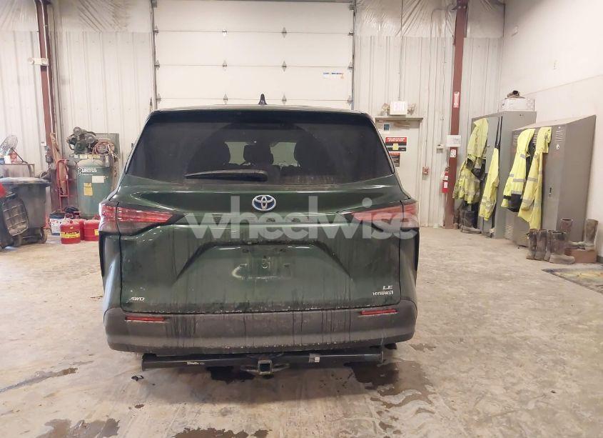 Photo 17 of 2021 Toyota Sienna LE (VIN 5TDKSKFC5MS006315)