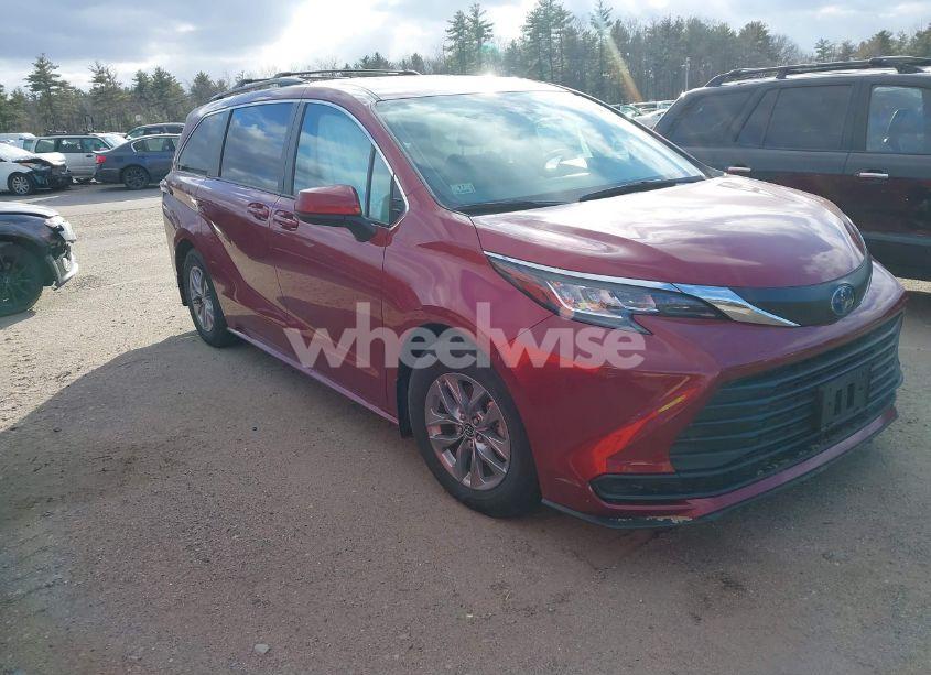 2023 Toyota Sienna LE (VIN 5TDKSKFC5PS076093) main photo