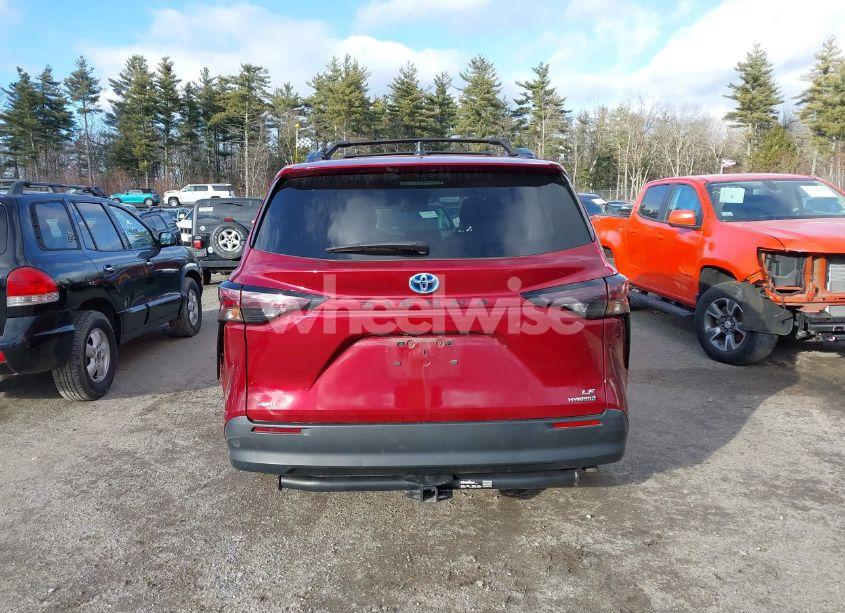 Photo 16 of 2023 Toyota Sienna LE (VIN 5TDKSKFC5PS076093)