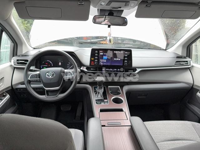Photo 8 of 2021 TOYOTA SIENNA LE (VIN 5TDKSKFC7MS005604)