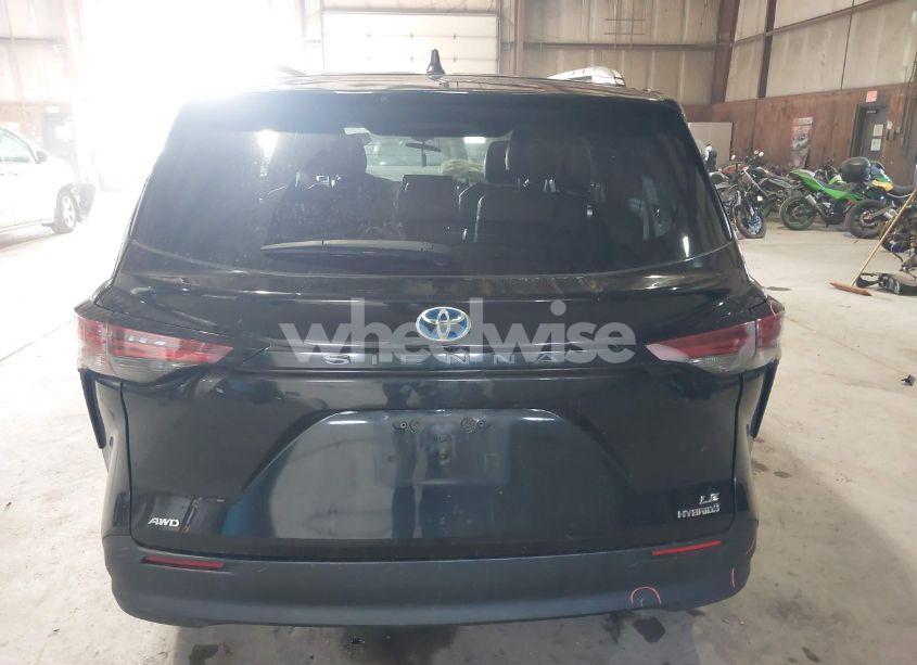 Photo 16 of 2022 Toyota Sienna LE (VIN 5TDKSKFC7NS070678)