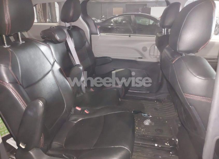 Photo 8 of 2022 Toyota Sienna LE (VIN 5TDKSKFC7NS070678)