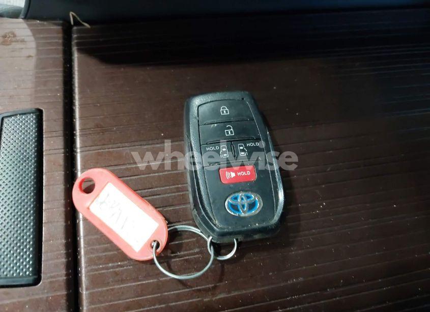 Photo 11 of 2021 Toyota Sienna LE (VIN 5TDKSKFC8MS035873)