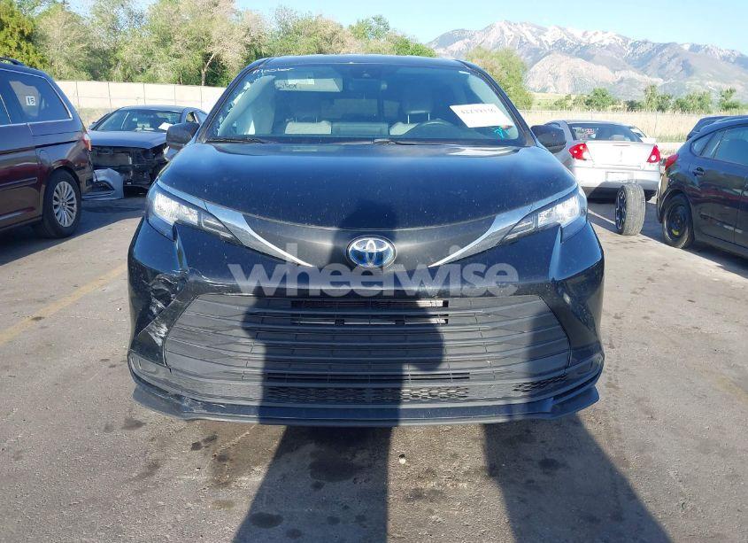 Photo 12 of 2021 Toyota Sienna LE (VIN 5TDKSKFC9MS027152)