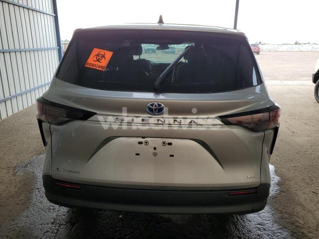 2025 TOYOTA SIENNA LE (VIN 5TDKSKFC9SS202125) main photo