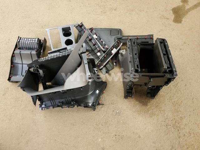 Photo 11 of 2025 TOYOTA SIENNA LE (VIN 5TDKSKFC9SS202125)