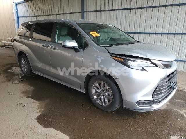 Photo 6 of 2025 TOYOTA SIENNA LE (VIN 5TDKSKFC9SS202125)