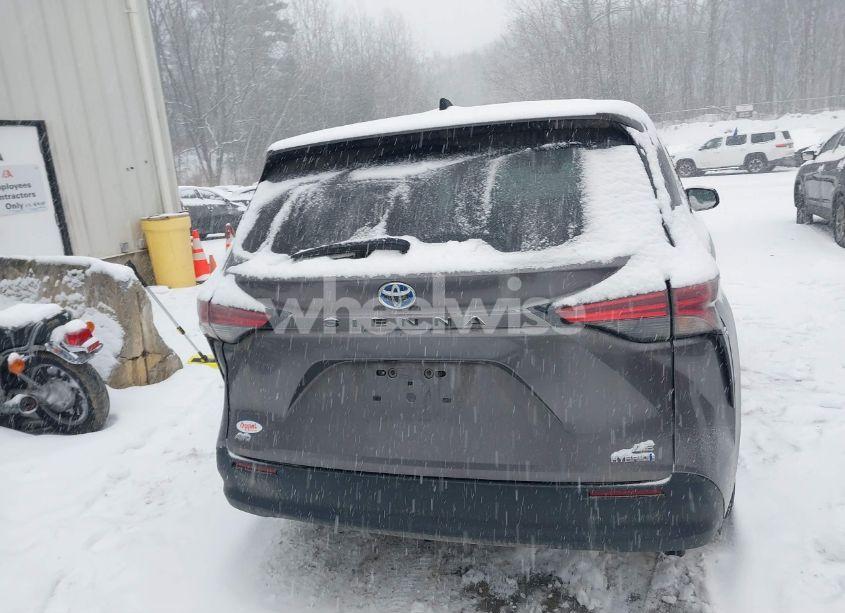 Photo 16 of 2022 Toyota Sienna LE (VIN 5TDKSKFCXNS043071)