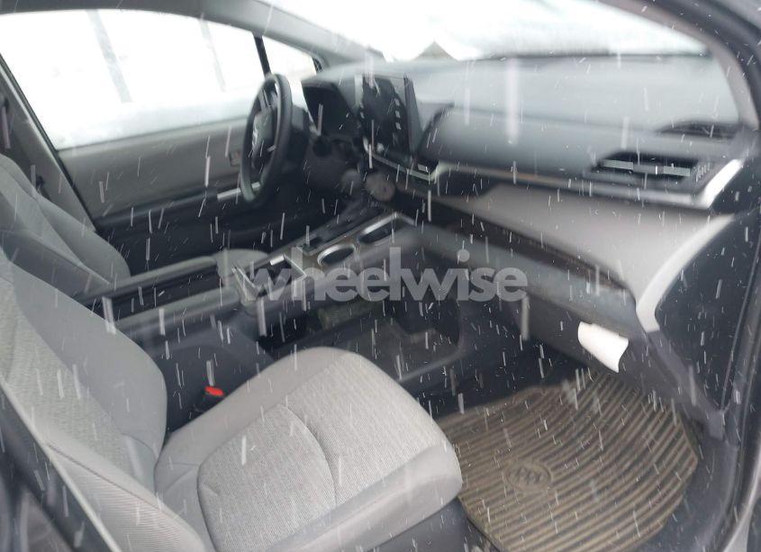 Photo 5 of 2022 Toyota Sienna LE (VIN 5TDKSKFCXNS043071)