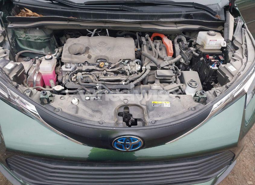 Photo 10 of 2022 Toyota Sienna LE (VIN 5TDKSKFCXNS052448)