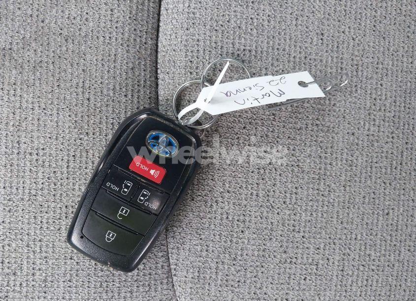 Photo 11 of 2022 Toyota Sienna LE (VIN 5TDKSKFCXNS052448)