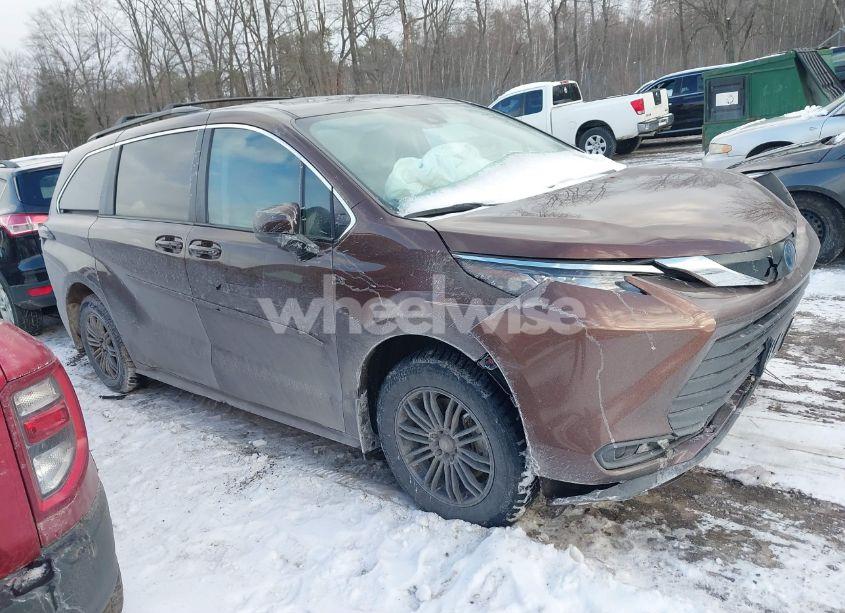 Photo 13 of 2023 Toyota Sienna LE (VIN 5TDKSKFCXPS079264)