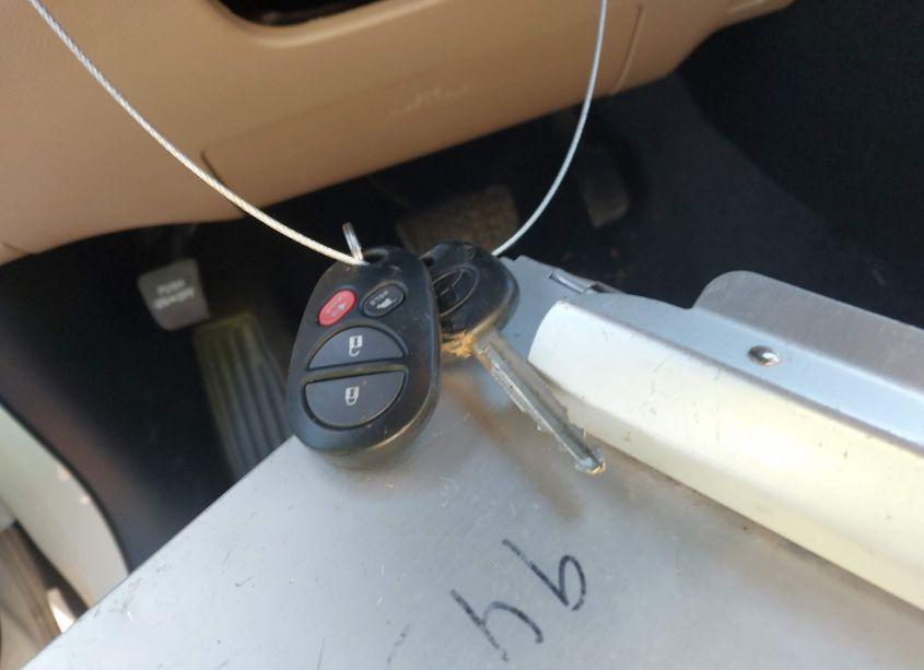 Photo 11 of 2013 Toyota Sequoia LIMITED 5.7L V8 (VIN 5TDKY5G10DS048551)