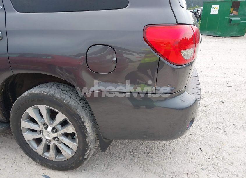 Photo 17 of 2015 Toyota Sequoia LIMITED 5.7L V8 (VIN 5TDKY5G10FS056782)