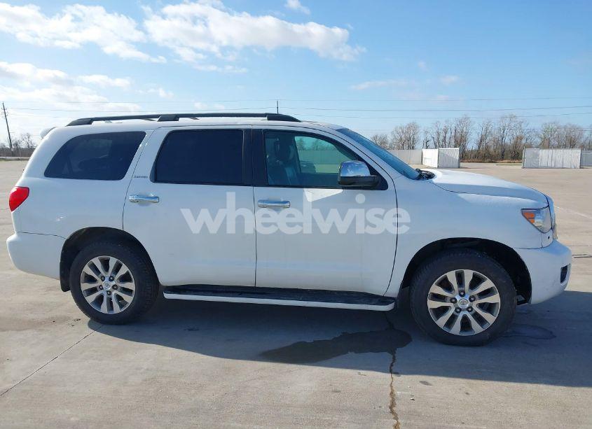 Photo 13 of 2015 Toyota Sequoia LIMITED (VIN 5TDKY5G14FS056297)