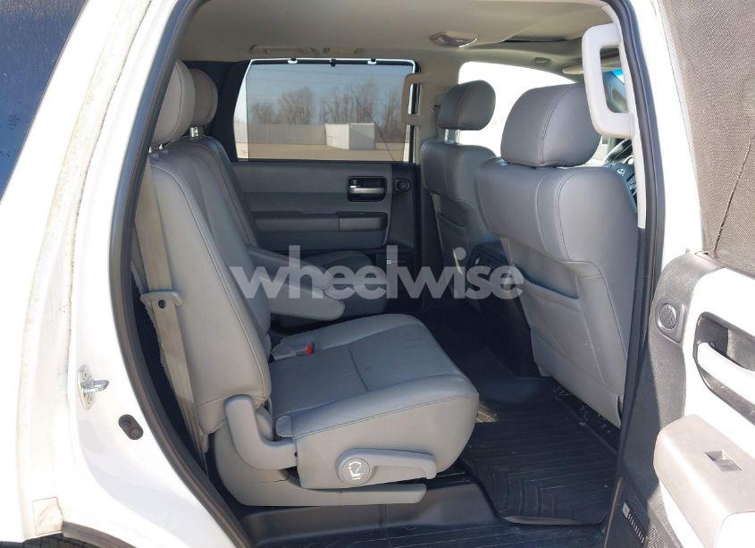 Photo 8 of 2015 Toyota Sequoia LIMITED (VIN 5TDKY5G14FS056297)