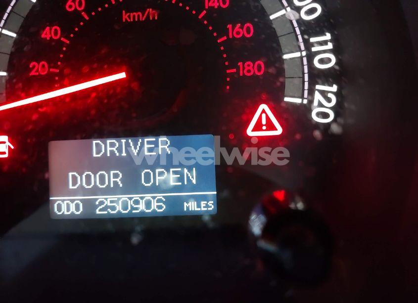 Photo 16 of 2010 Toyota Sequoia LIMITED 5.7L V8 (VIN 5TDKY5G18AS029449)