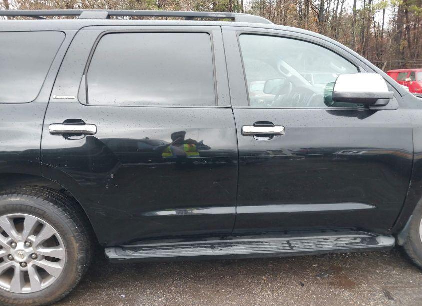 Photo 13 of 2011 Toyota Sequoia LIMITED 5.7L V8 (VIN 5TDKY5G19BS037447)