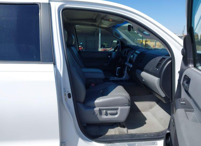 Photo 5 of 2010 Toyota Sequoia LIMITED 5.7L V8 (VIN 5TDKY5G1XAS030084)