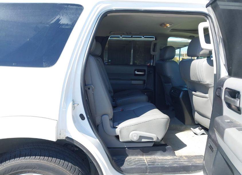 Photo 8 of 2010 Toyota Sequoia LIMITED 5.7L V8 (VIN 5TDKY5G1XAS030084)