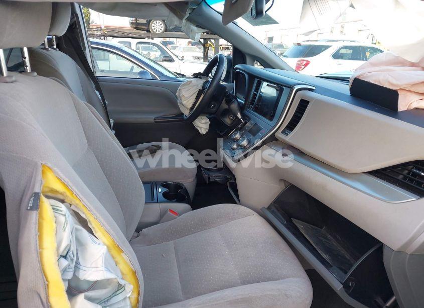 Photo 5 of 2017 Toyota Sienna LE 8 PASSENGER (VIN 5TDKZ3DC0HS786623)