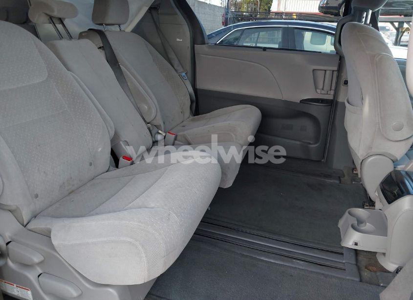 Photo 8 of 2017 Toyota Sienna LE 8 PASSENGER (VIN 5TDKZ3DC0HS786623)